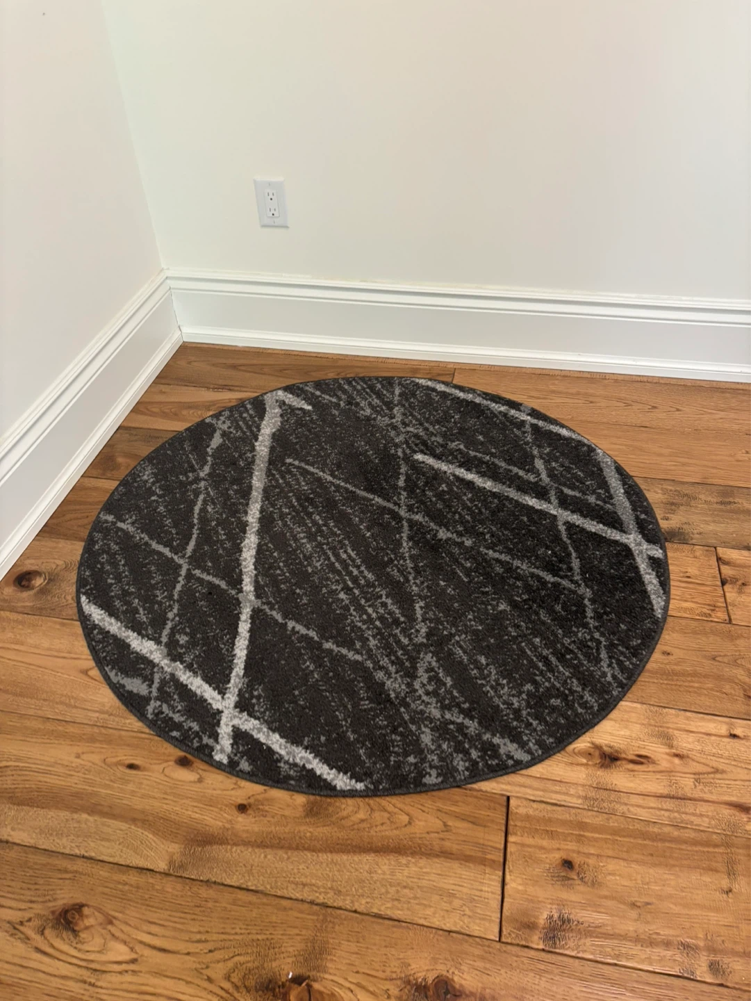 4’ ROUND 100 PERCENT POLYPROPYLENE NEW CONDITION