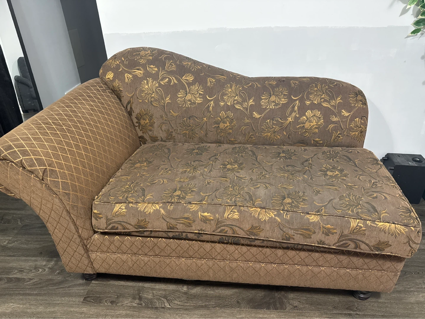 Brown Floral Print Sofa with Chaise