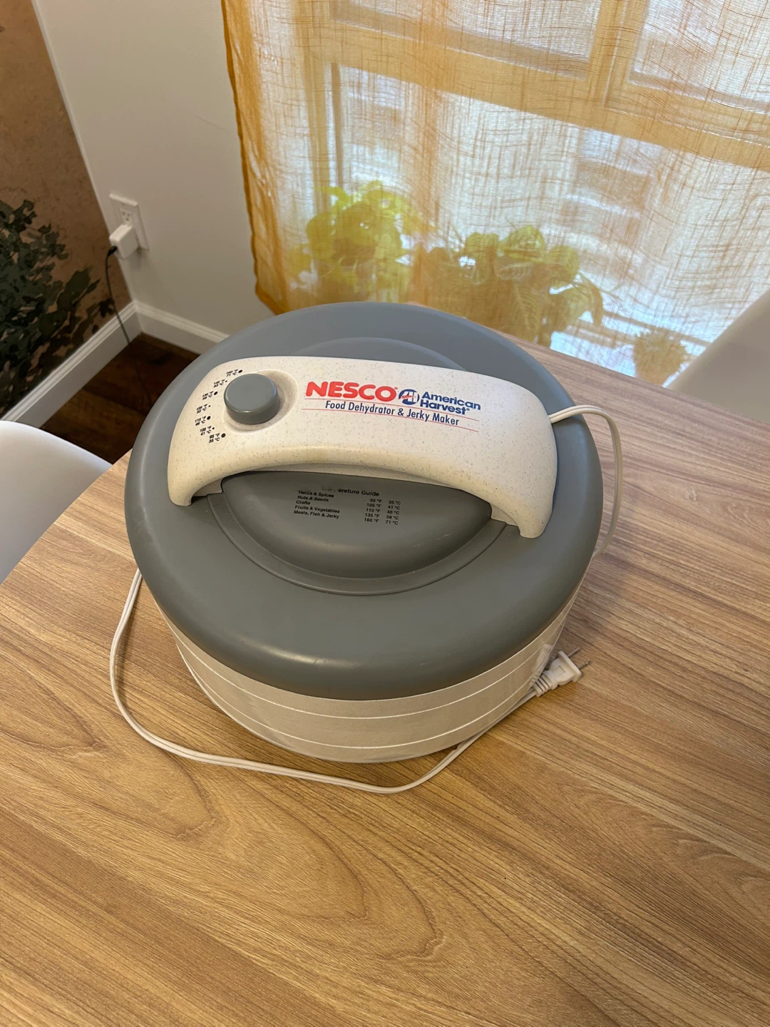 Nesco American Harvest Food Dehydrator & Jerky Maker