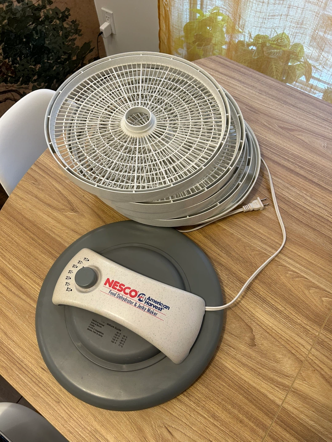 Nesco American Harvest Food Dehydrator & Jerky Maker - photo 2