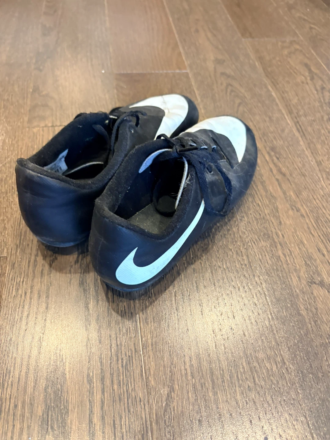 Nike Soccer Cleats - Black/White - Youth Size 5.5 - photo 2