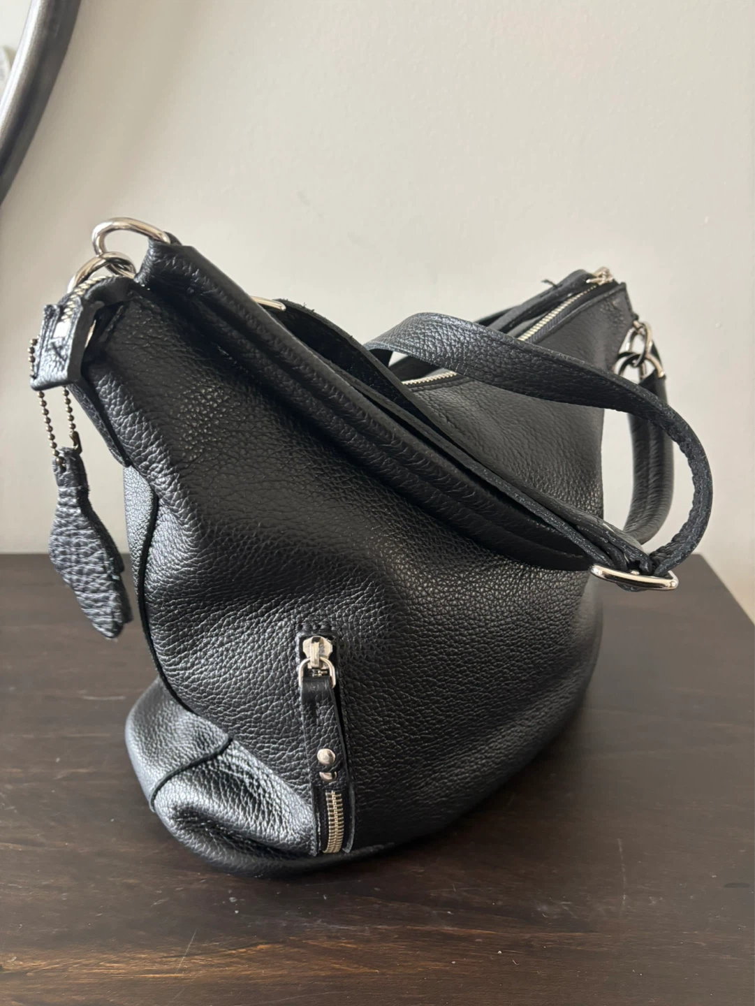 ROOTS ELLA BAG LIKE NEW CONDITION