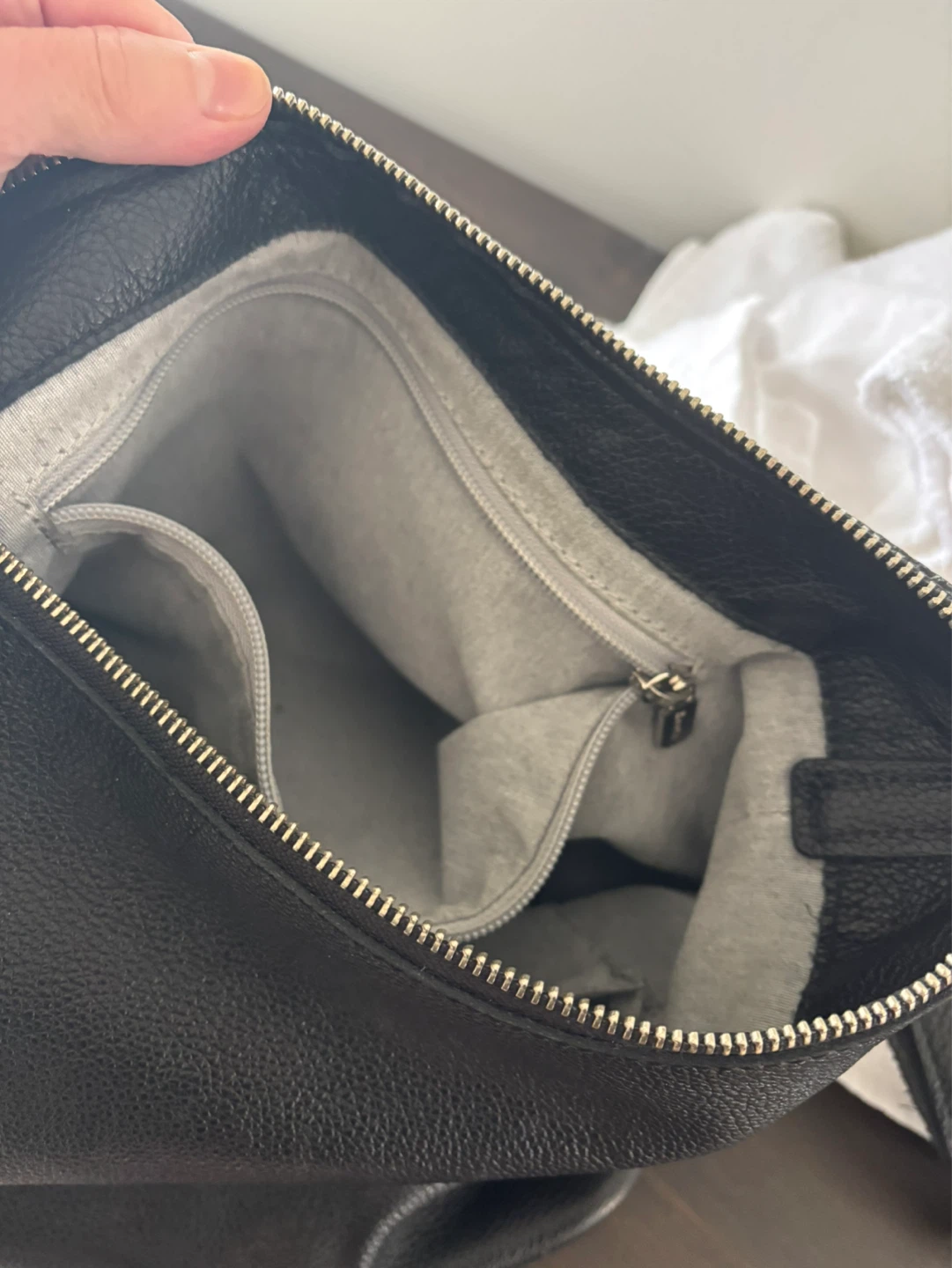 ROOTS ELLA BAG LIKE NEW CONDITION - photo 5