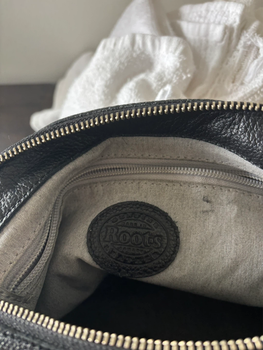ROOTS ELLA BAG LIKE NEW CONDITION - photo 4