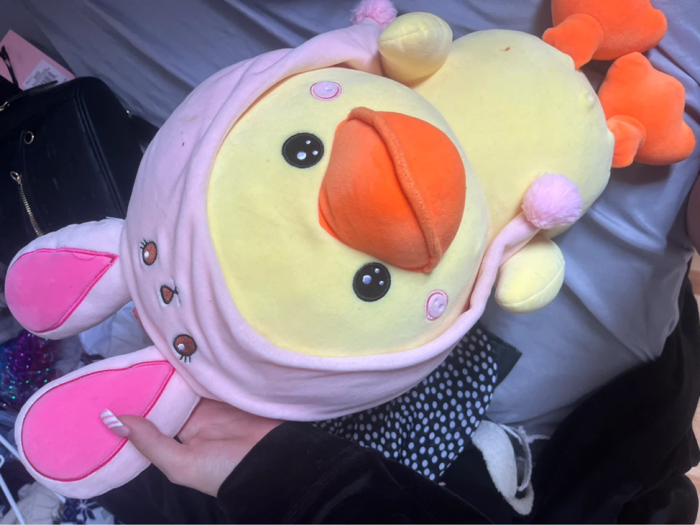 Peluche canard jaune avec bonnet rose - photo 2
