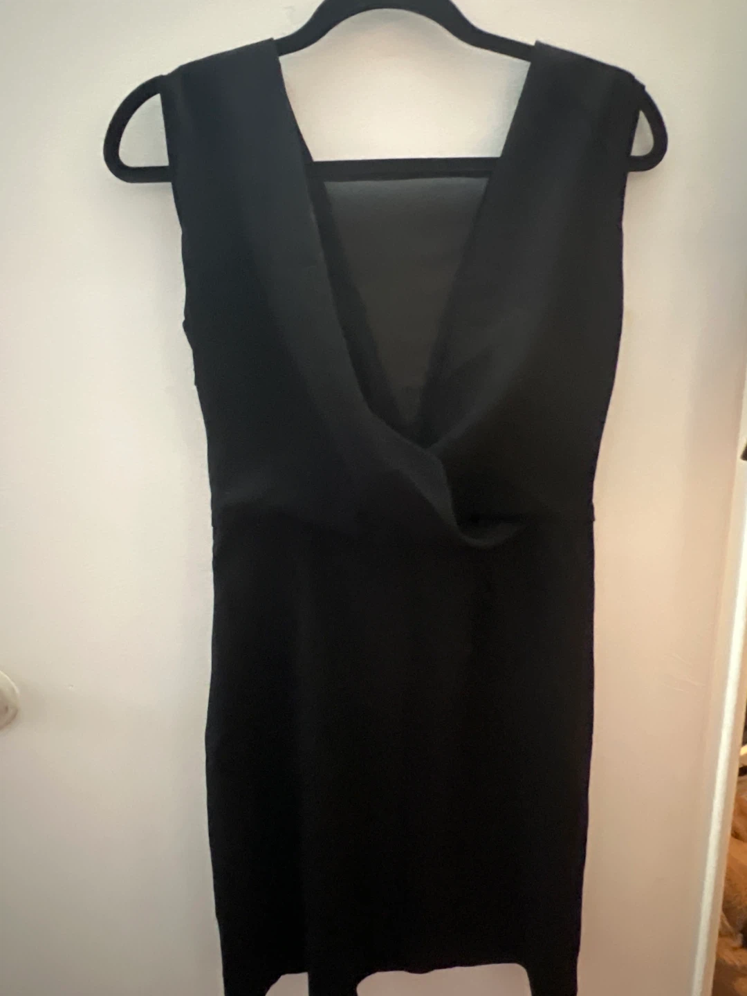 Babaton Black V-Neck Sleeveless Dress Size 2 - photo 2