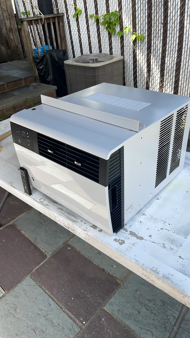 Friedrich Window Air Conditioner - photo 3
