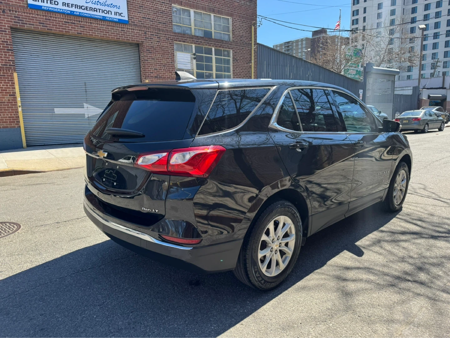 Black Chevrolet Equinox SUV - photo 4