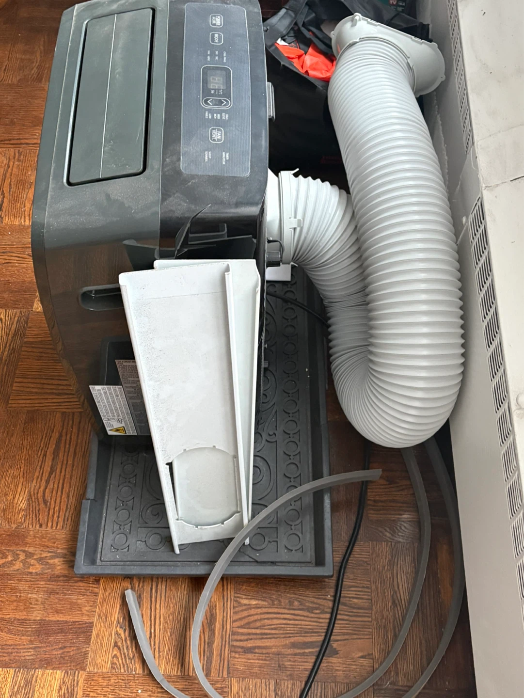 LG Portable Air Conditioner - photo 2
