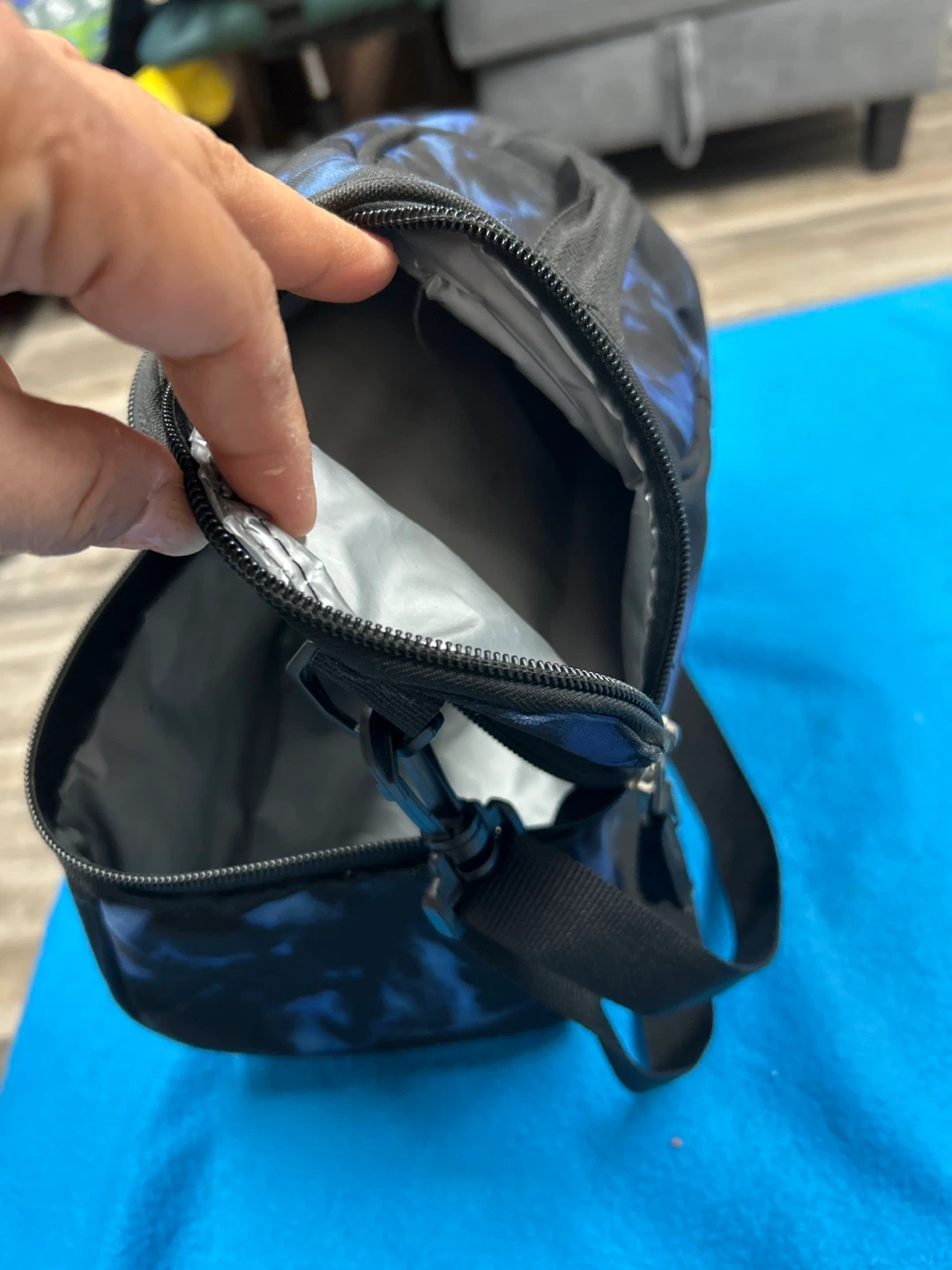 Insulated Lunch Bag with Blue Swirl Design - photo 3