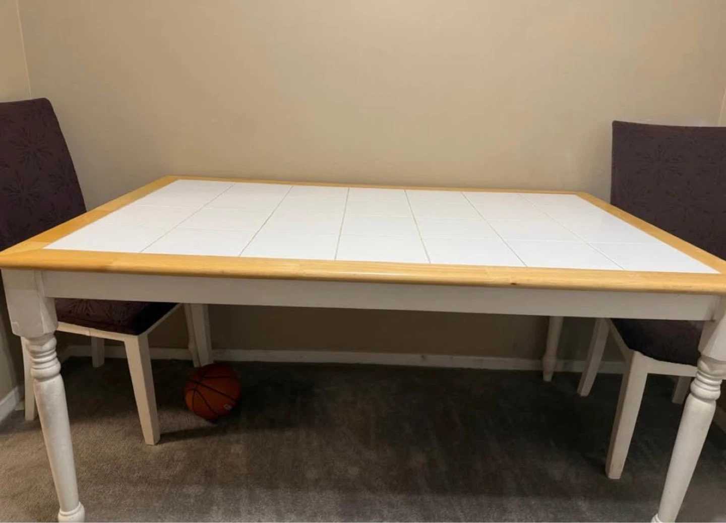 Tiled top dining table with 4 chair