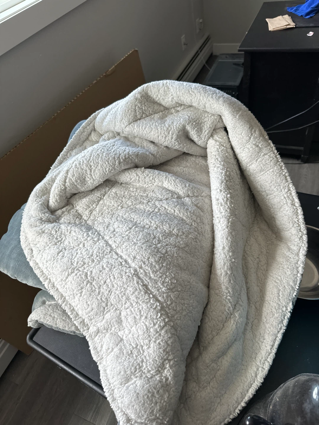 UGG Sherpa Lined Blanket - photo 3