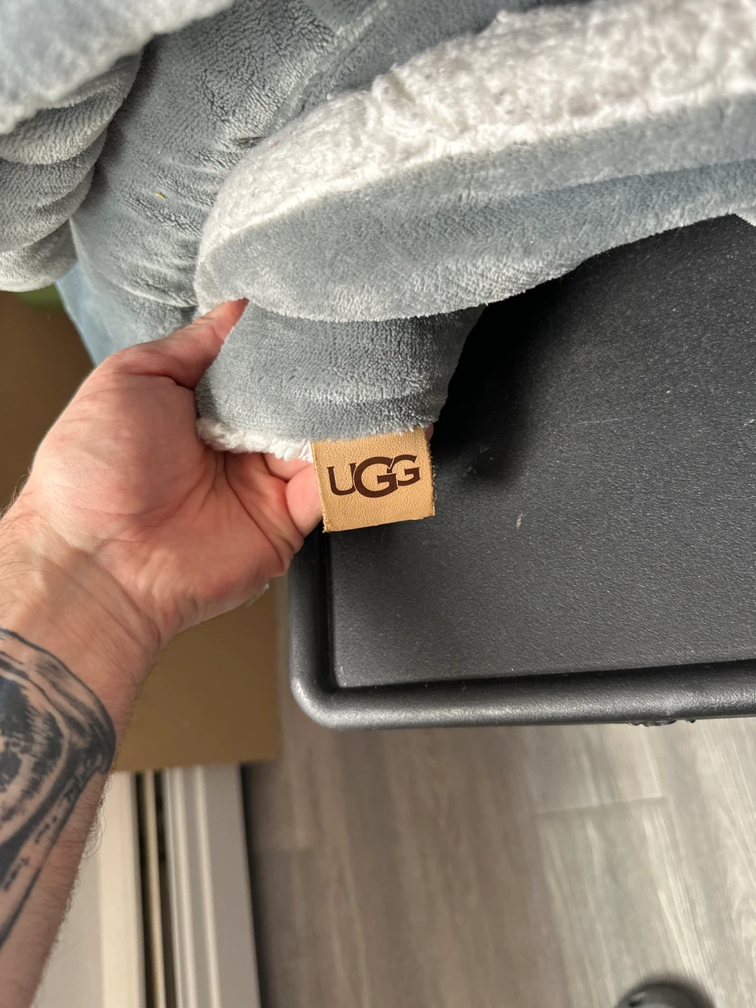 UGG Sherpa Lined Blanket - photo 2