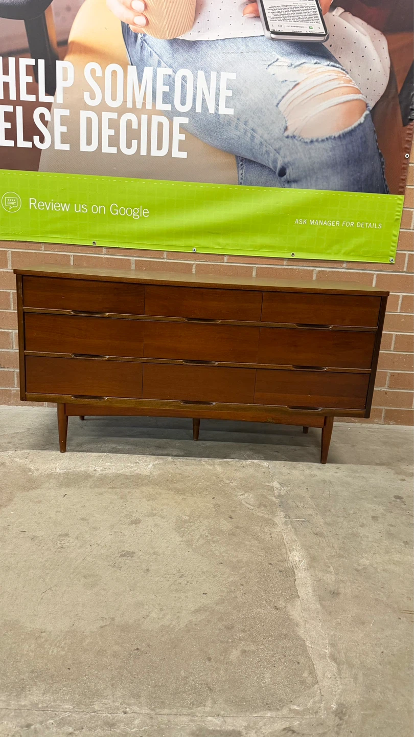 Mid-Century Modern 9-Drawer Dresser - photo 5