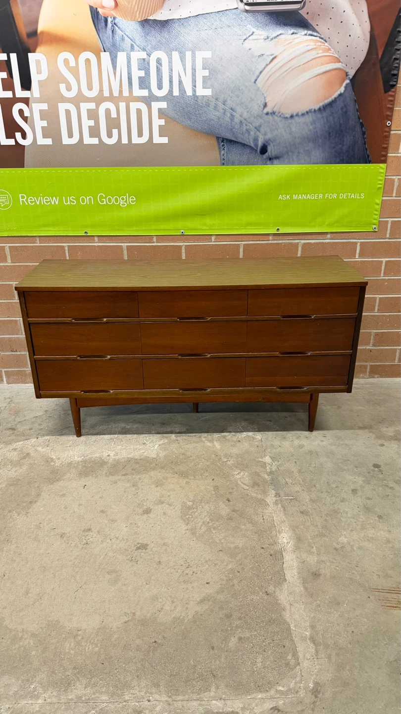 Mid-Century Modern 9-Drawer Dresser - photo 3