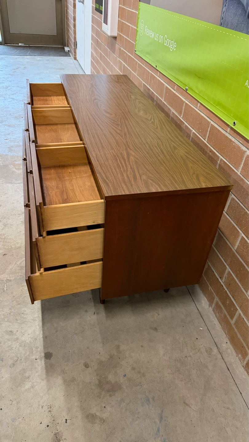 Mid-Century Modern 9-Drawer Dresser - photo 4