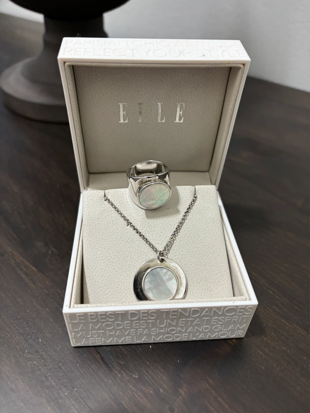 ELLE Ring and Necklace Set with Mother-of-Pearl