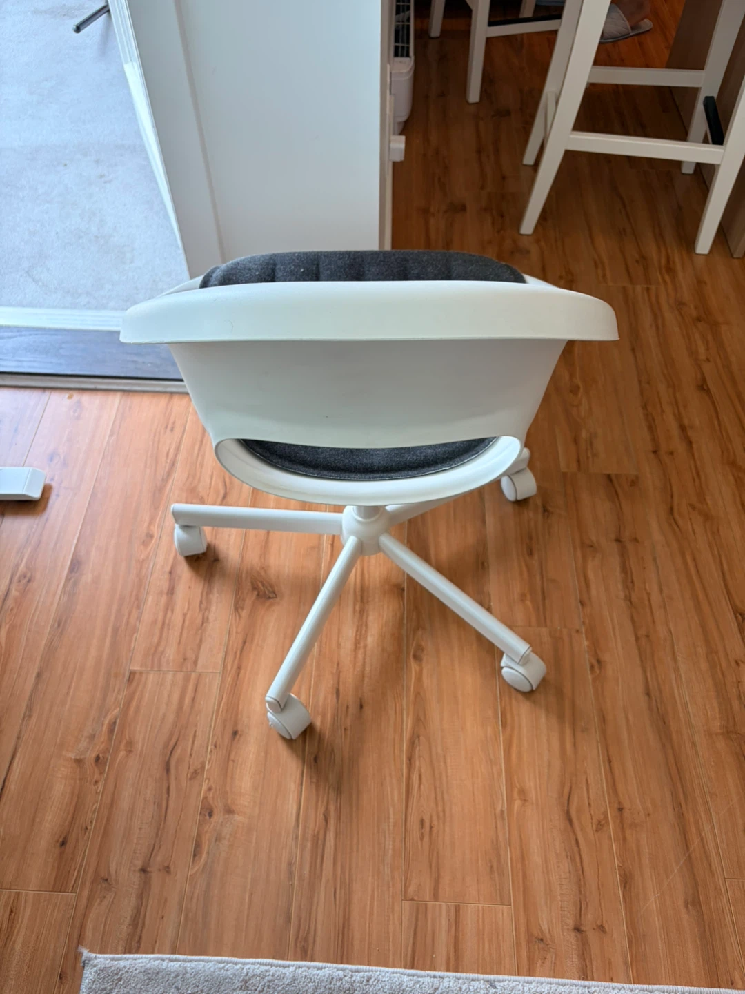 Ikea , LOBERGET / MALSKÄR Swivel Chair - White/Dark Gray - photo 5