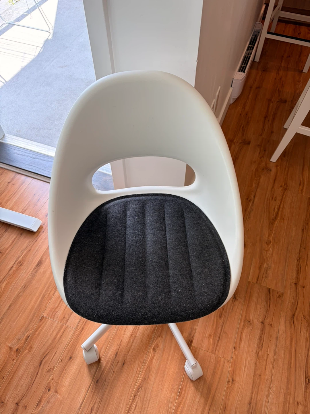 Ikea , LOBERGET / MALSKÄR Swivel Chair - White/Dark Gray - photo 2