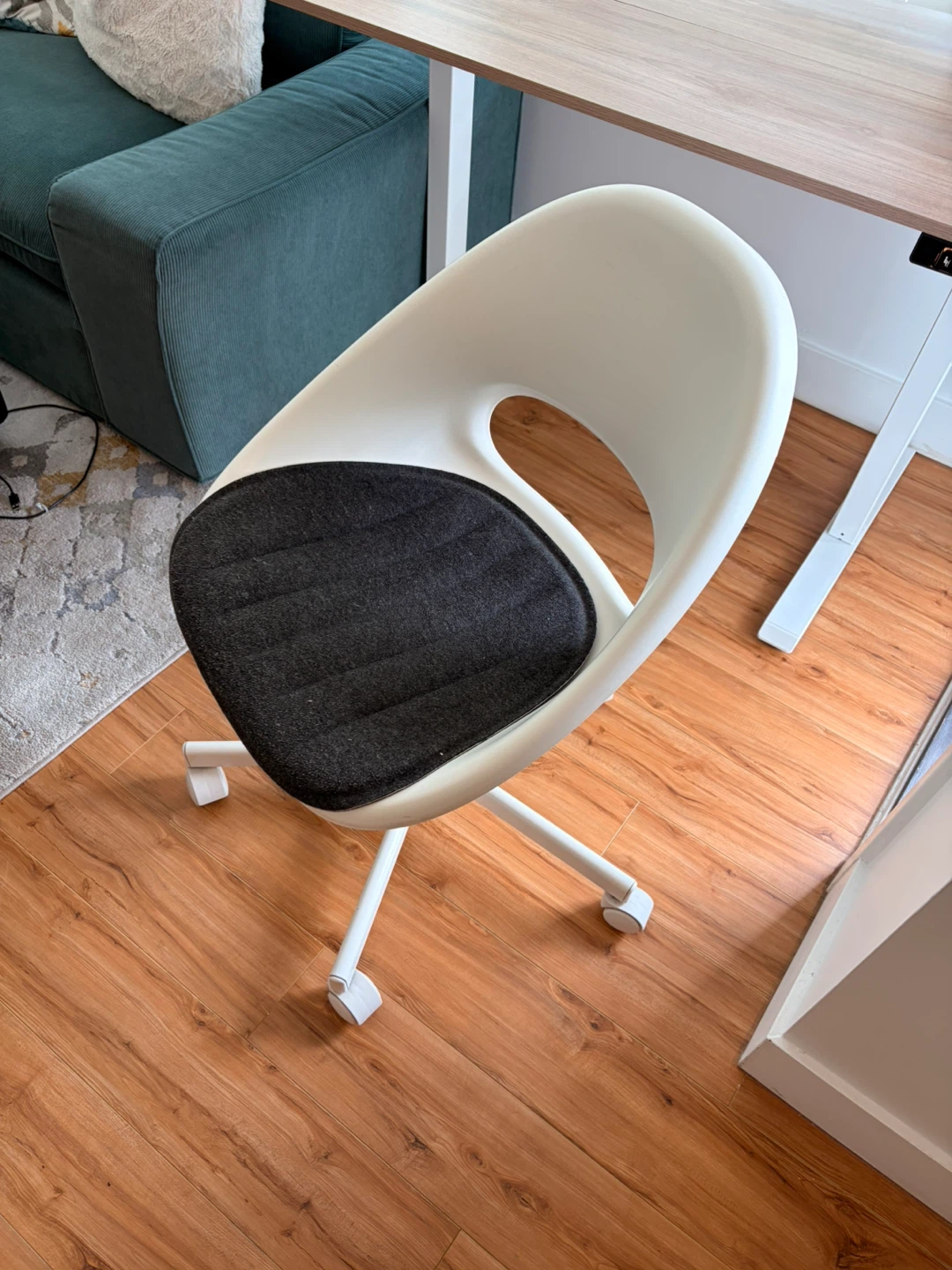 Ikea , LOBERGET / MALSKÄR Swivel Chair - White/Dark Gray - photo 4