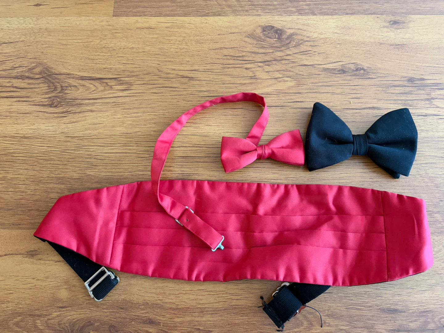 Red Cummerbund and Bow Tie Set