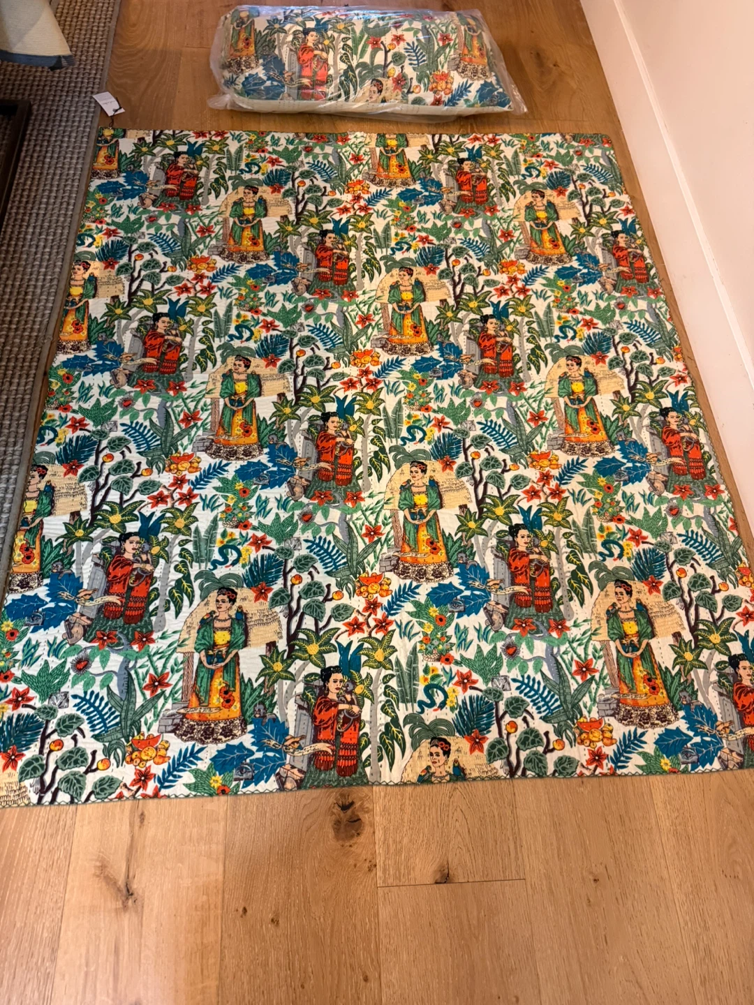 Quilted Throw 50x60 +matching lumbar pillow (new)