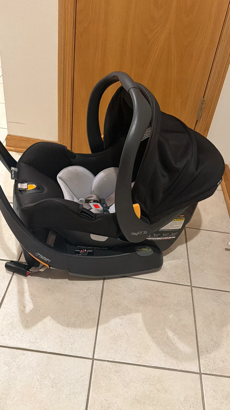 Chicco KeyFit 35 Infant Car Seat + Base – Excellent Condition