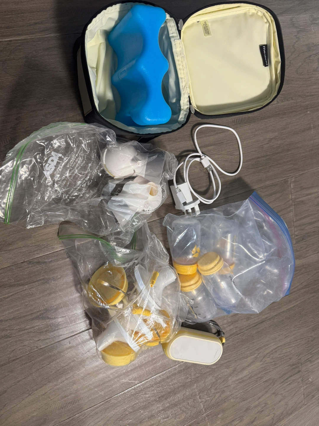Medela Freestyle Double Electric Breast Pump - photo 2