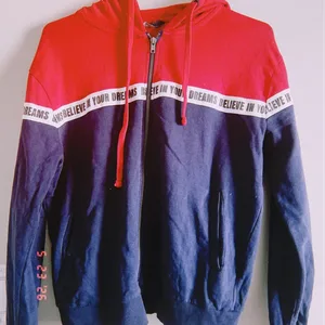 Colour-blocked Zip-Up Hoodie
