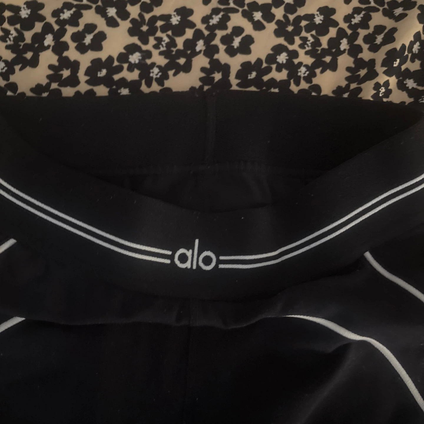 Alo Yoga Black Leggings 7/8 - photo 5