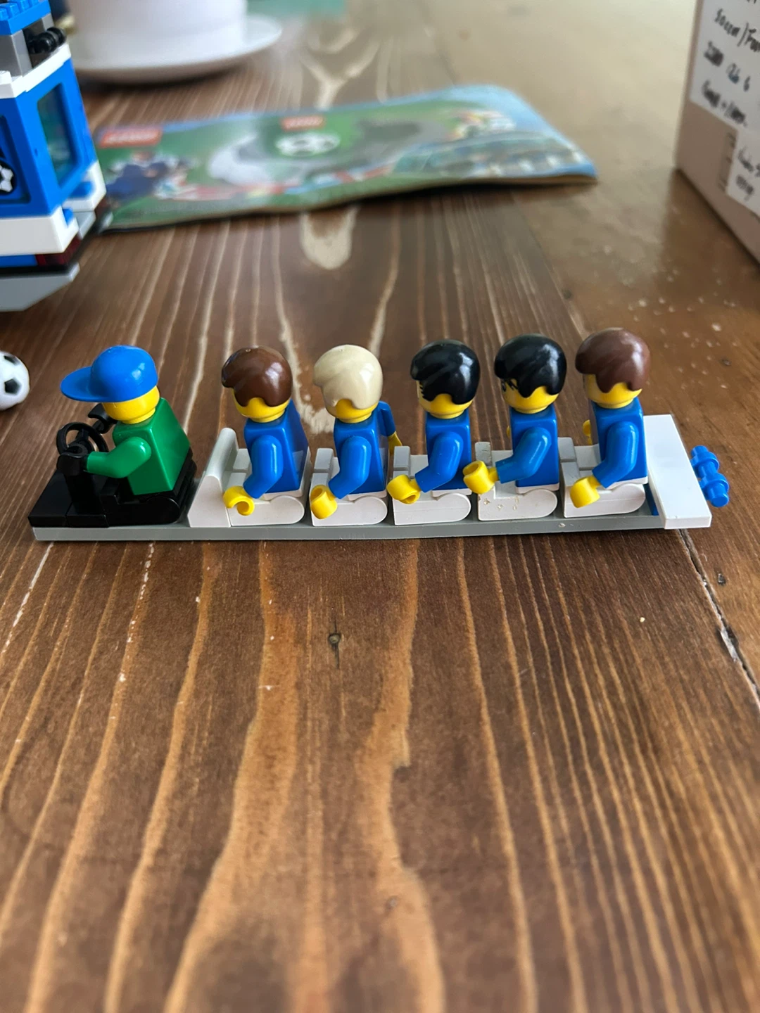 FIFA World Cup time LEGO 3406 American Bus Soccer Set - photo 3