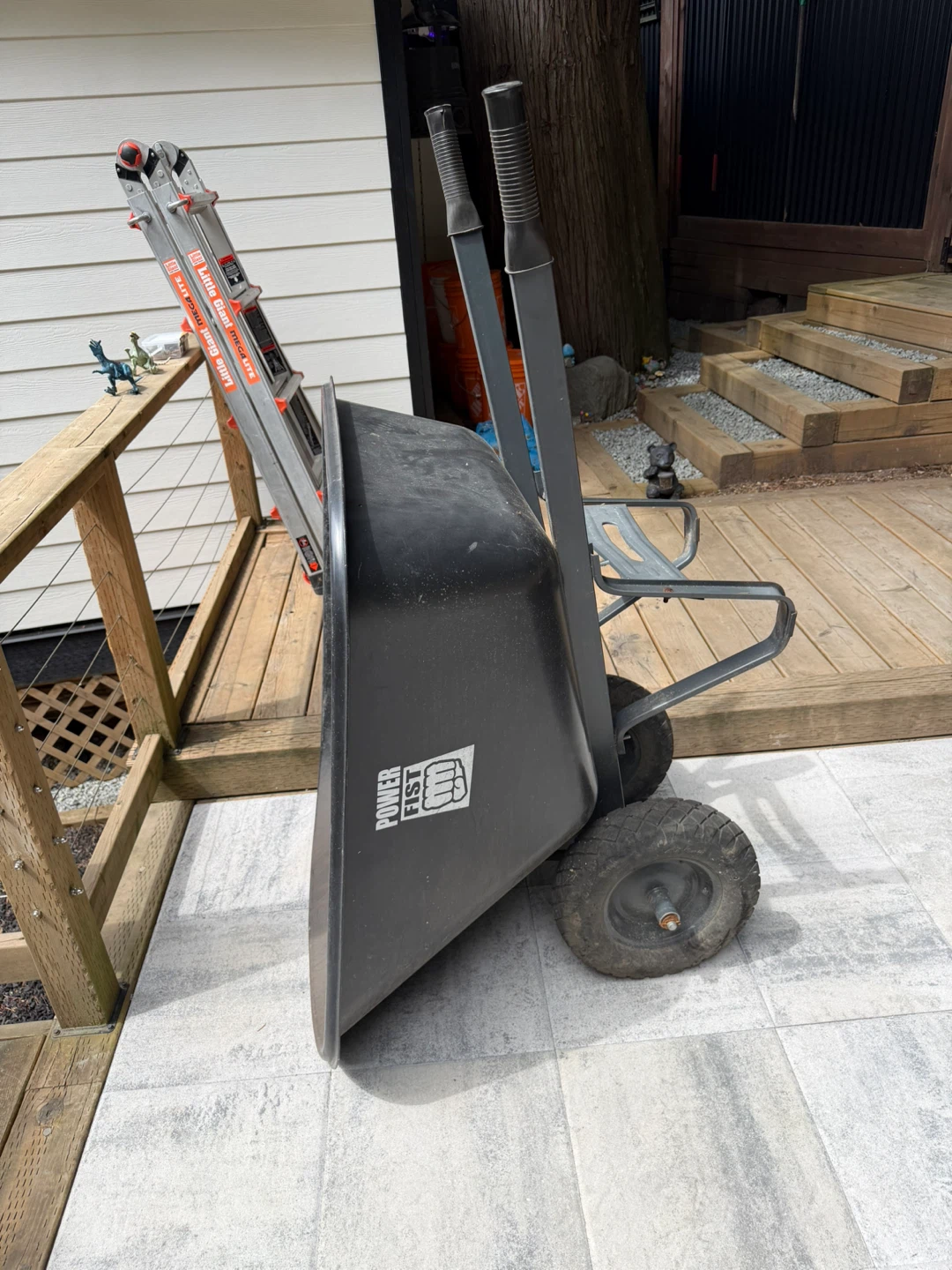 Power Fist 2-Wheel Wheelbarrow - photo 4