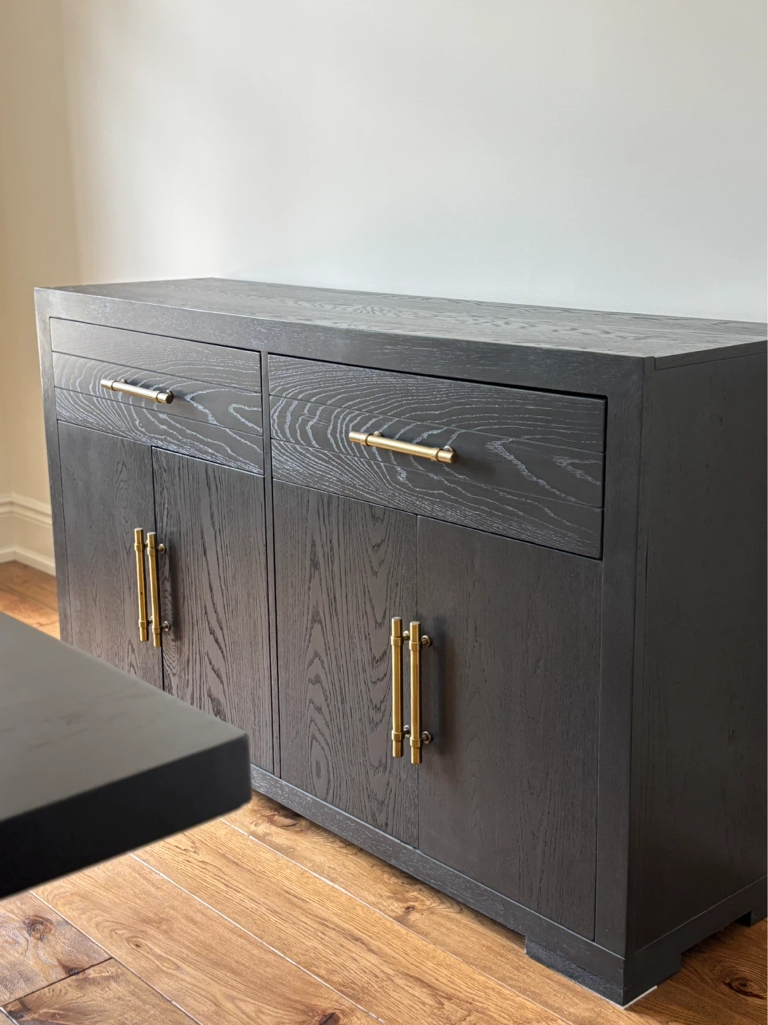 BLACK BUFFET MADE BY LEGACY CLASSIC FURNITURE 3 YEARS OLD - photo 5