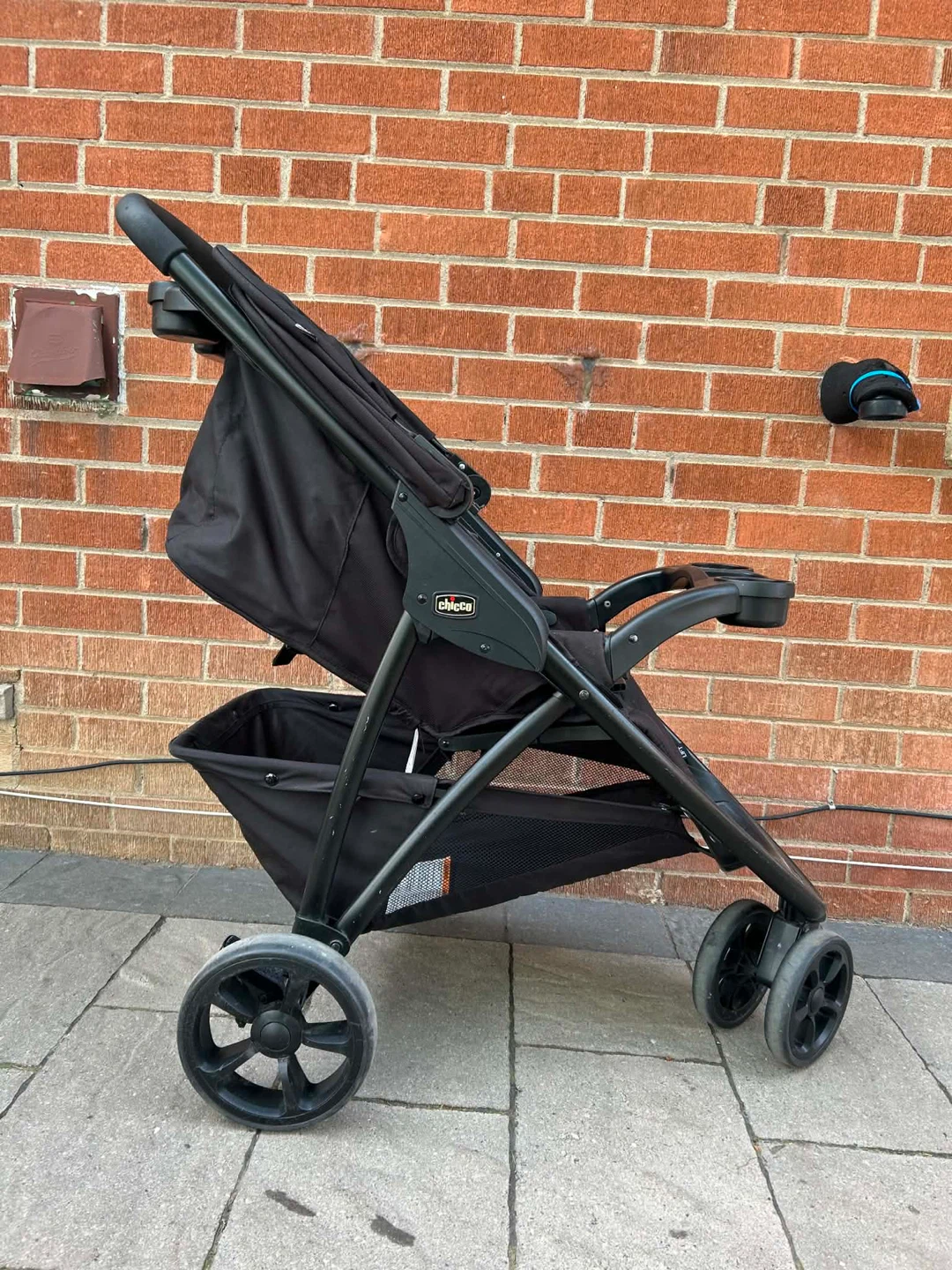 Chicco Viaro Travel System Stroller with car seat cover