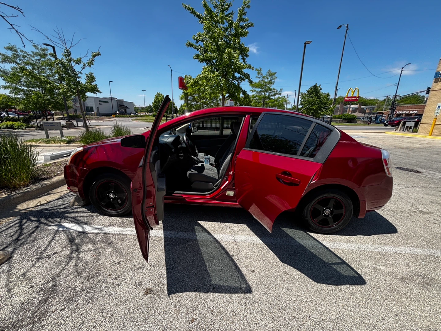 Red Nissan Sentra Sedan 2.0 - photo 2