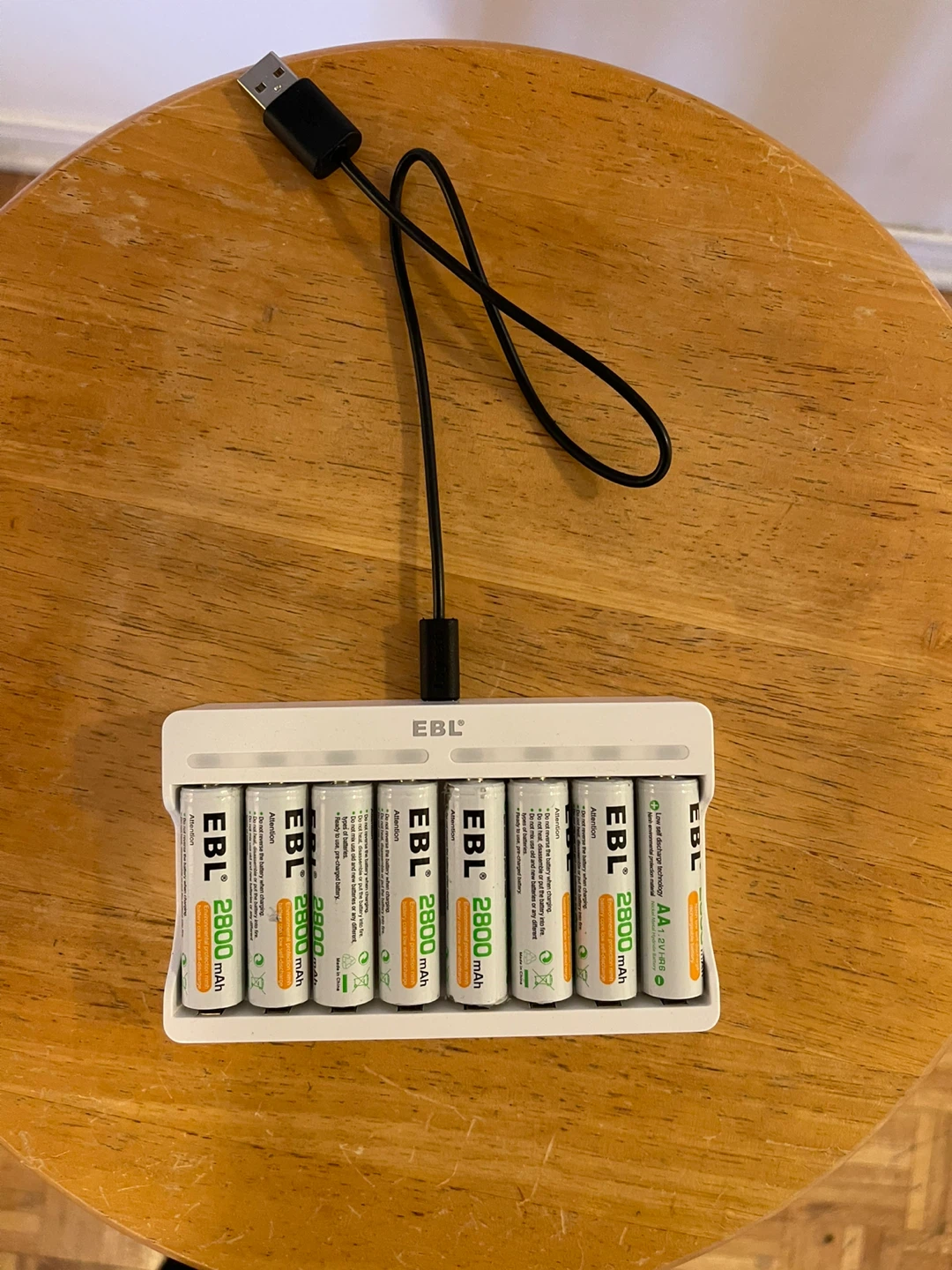 EBL AA/AAA Battery USB Charger with 8 Rechargeable Batteries - photo 3