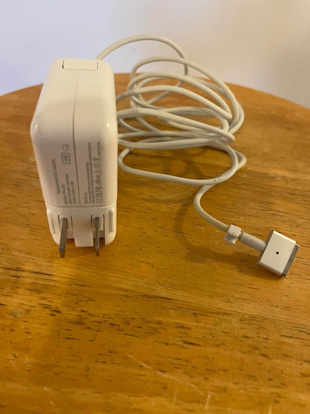 Apple MacBook MagSafe Power Adapter Charger