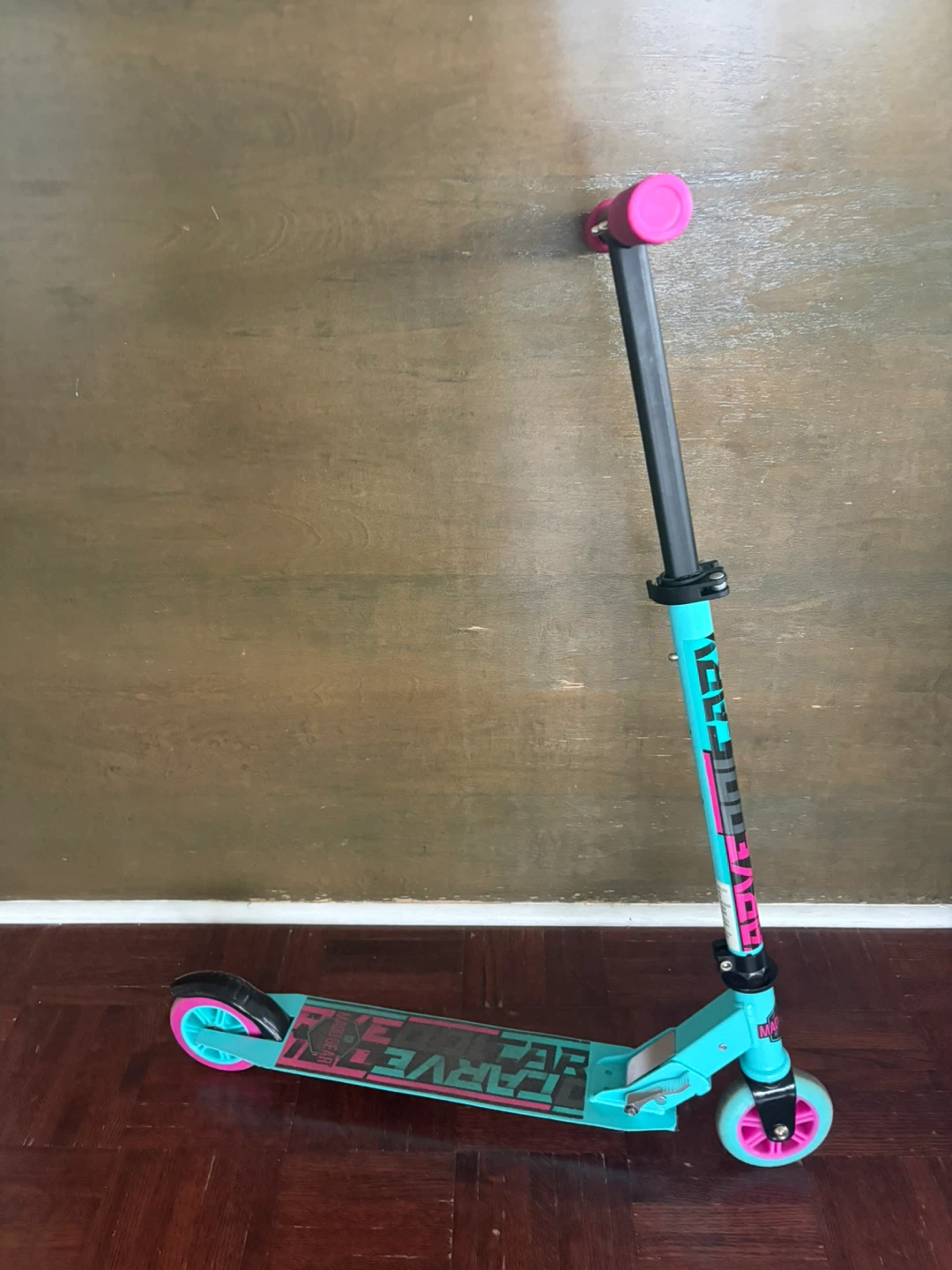 Madd Gear Teal & Pink Kick Scooter - photo 2