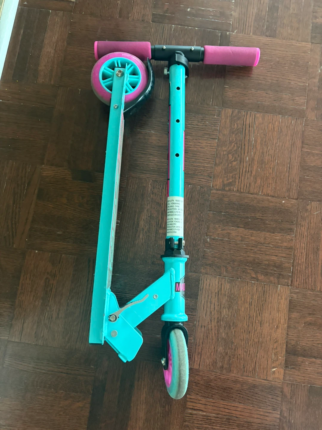Madd Gear Teal & Pink Kick Scooter - photo 3