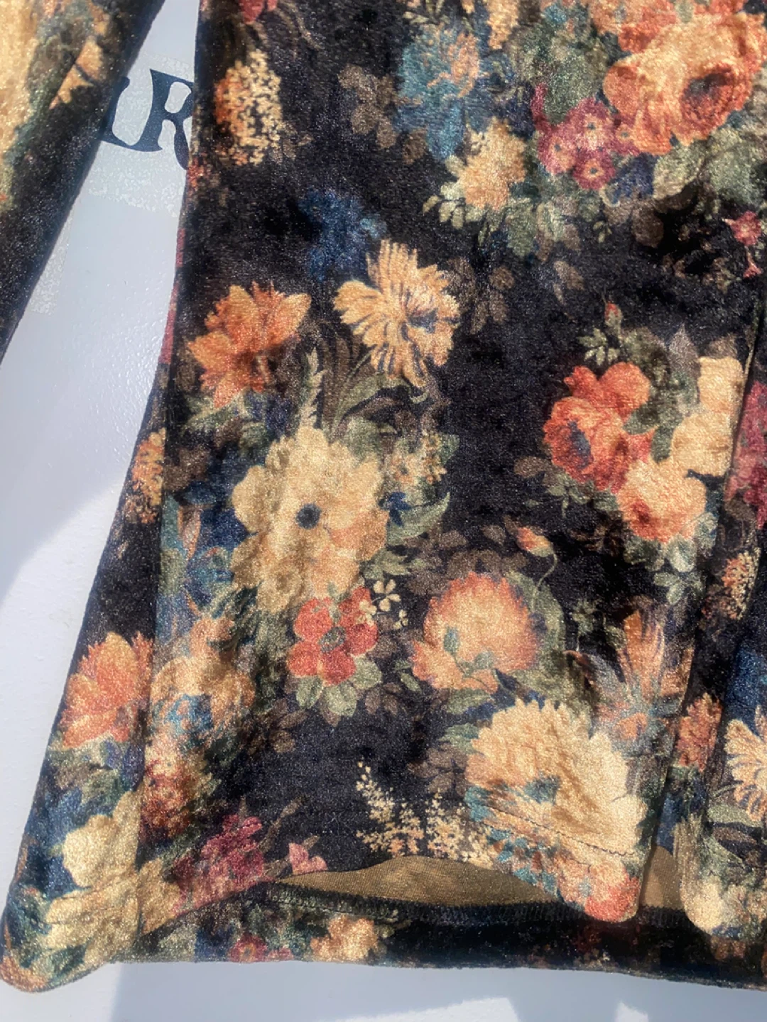 Lajate Velvet Floral Long Sleeve Top - Medium - photo 2