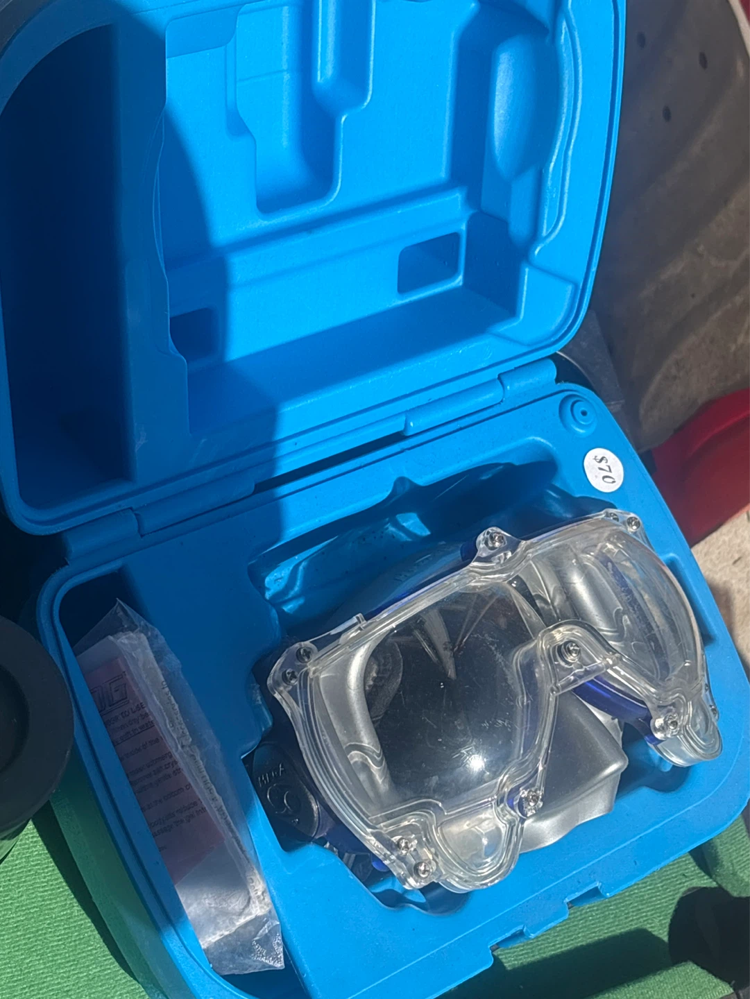 Diving goggles for nearsighted people
