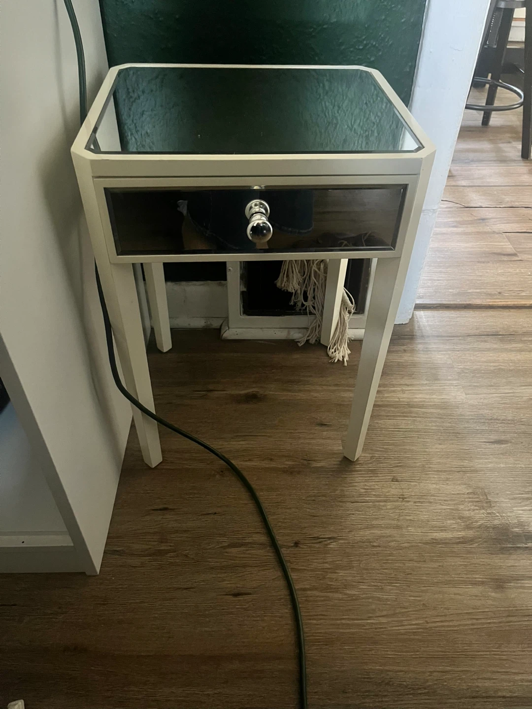 2 Mirrored Nightstands with Drawer