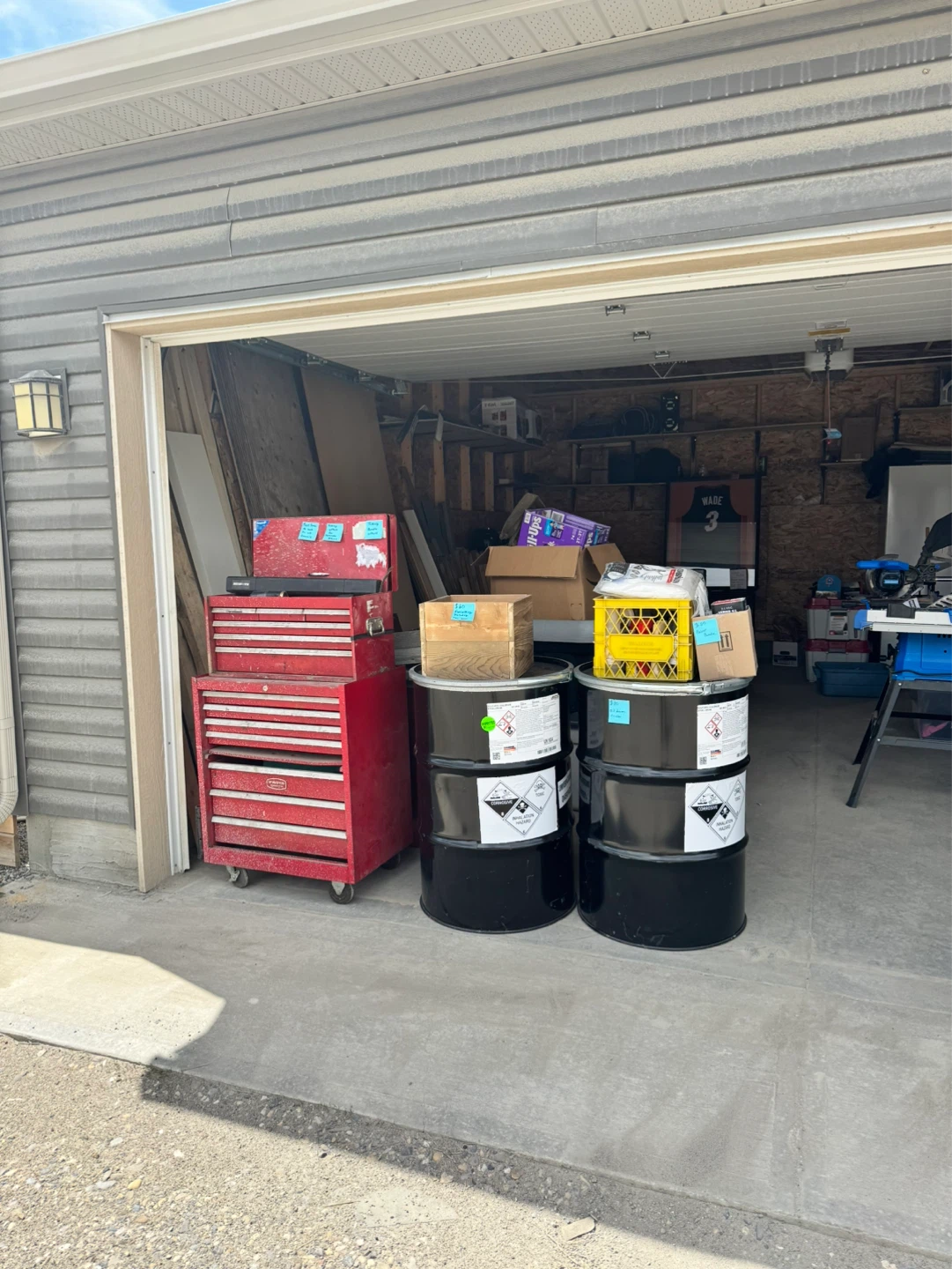 MOVING OUT/GARAGE SALE