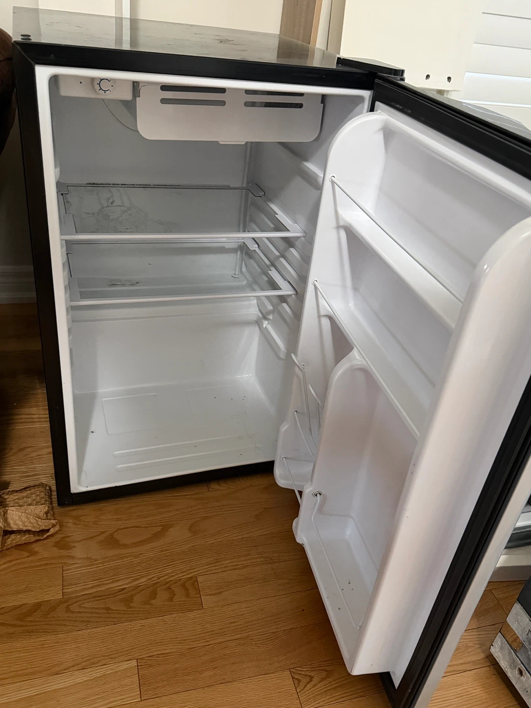 Haier Mini Fridge - photo 2