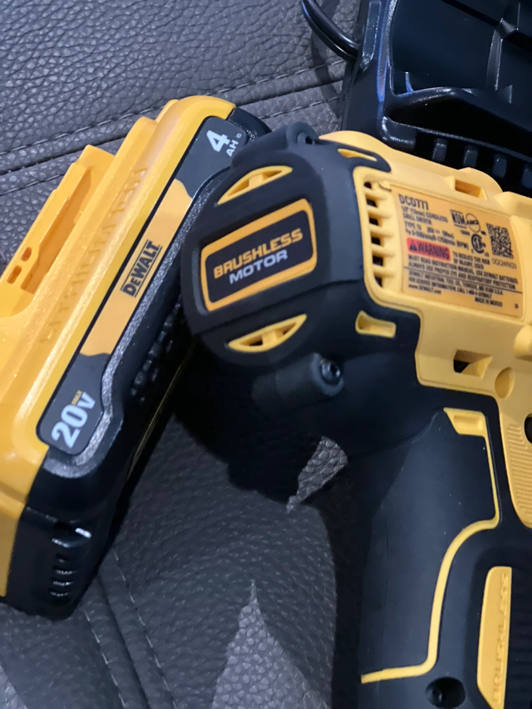 DeWalt 20V MAX Brushless Drill with 4Ah Battery & Charger - photo 5
