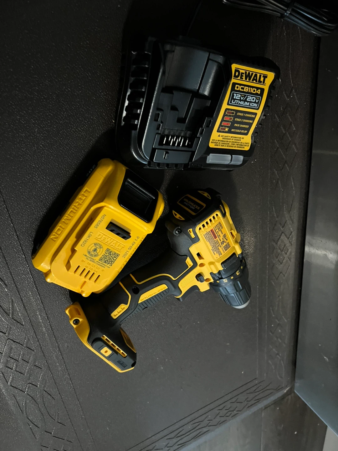 DeWalt 20V MAX Brushless Drill with 4Ah Battery & Charger