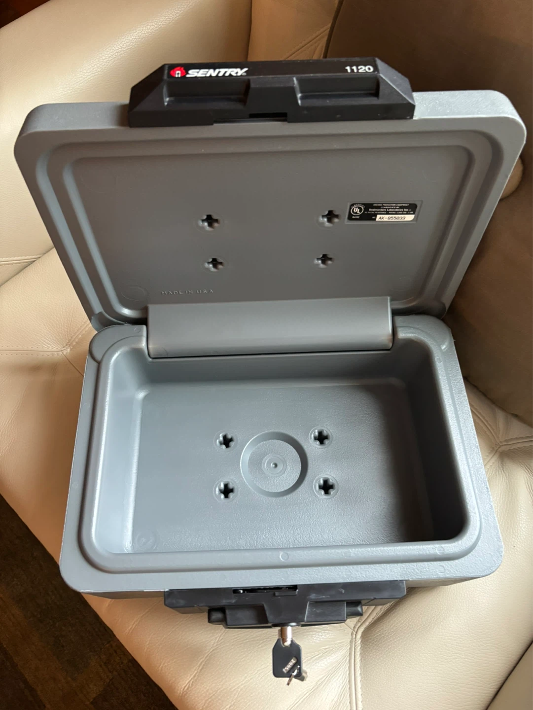 SentrySafe 1120 Fire Chest - photo 3