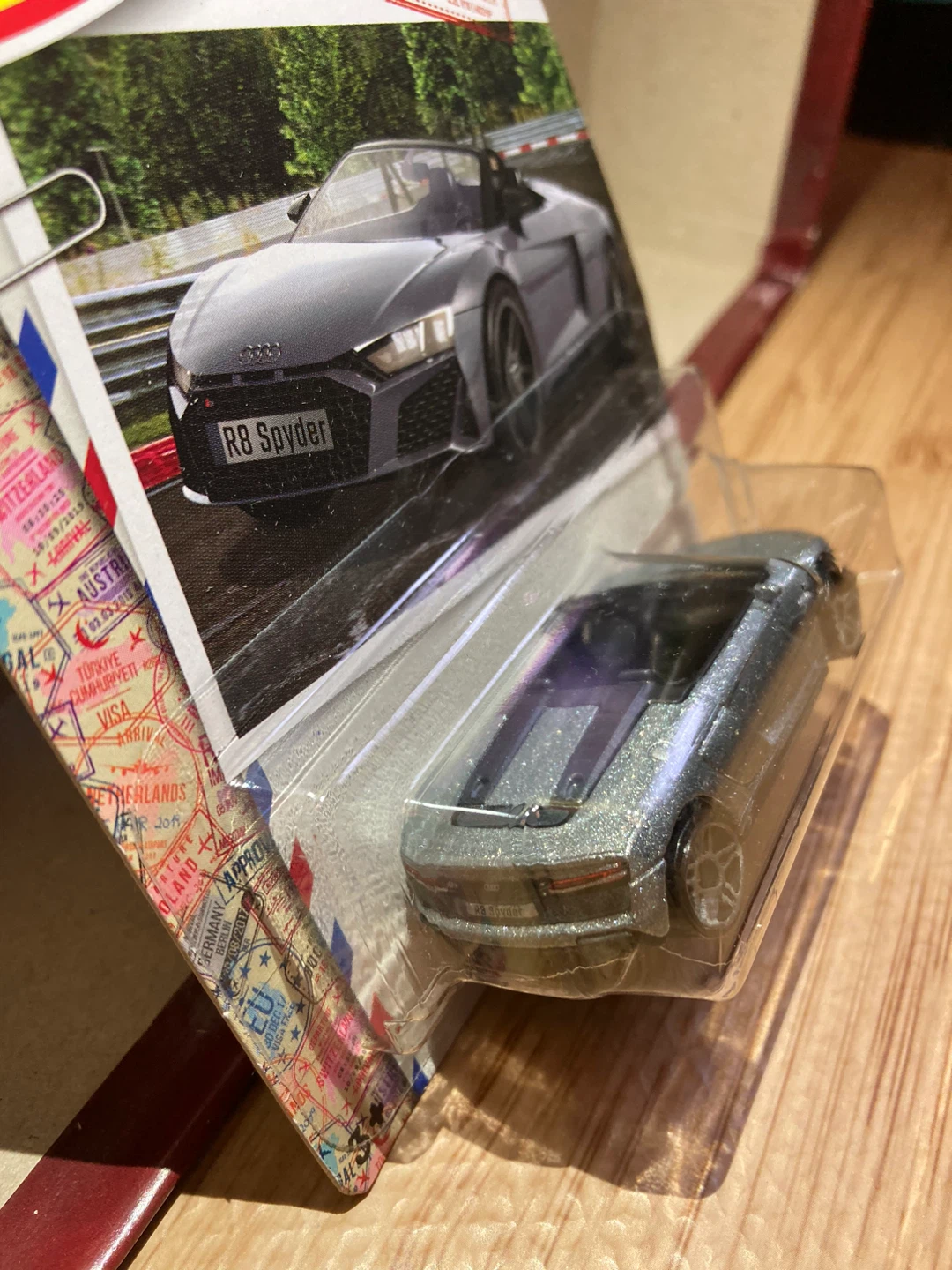 Hot Wheels World Series Germany / 2019 Audi R8 Spyder / Silver - photo 3