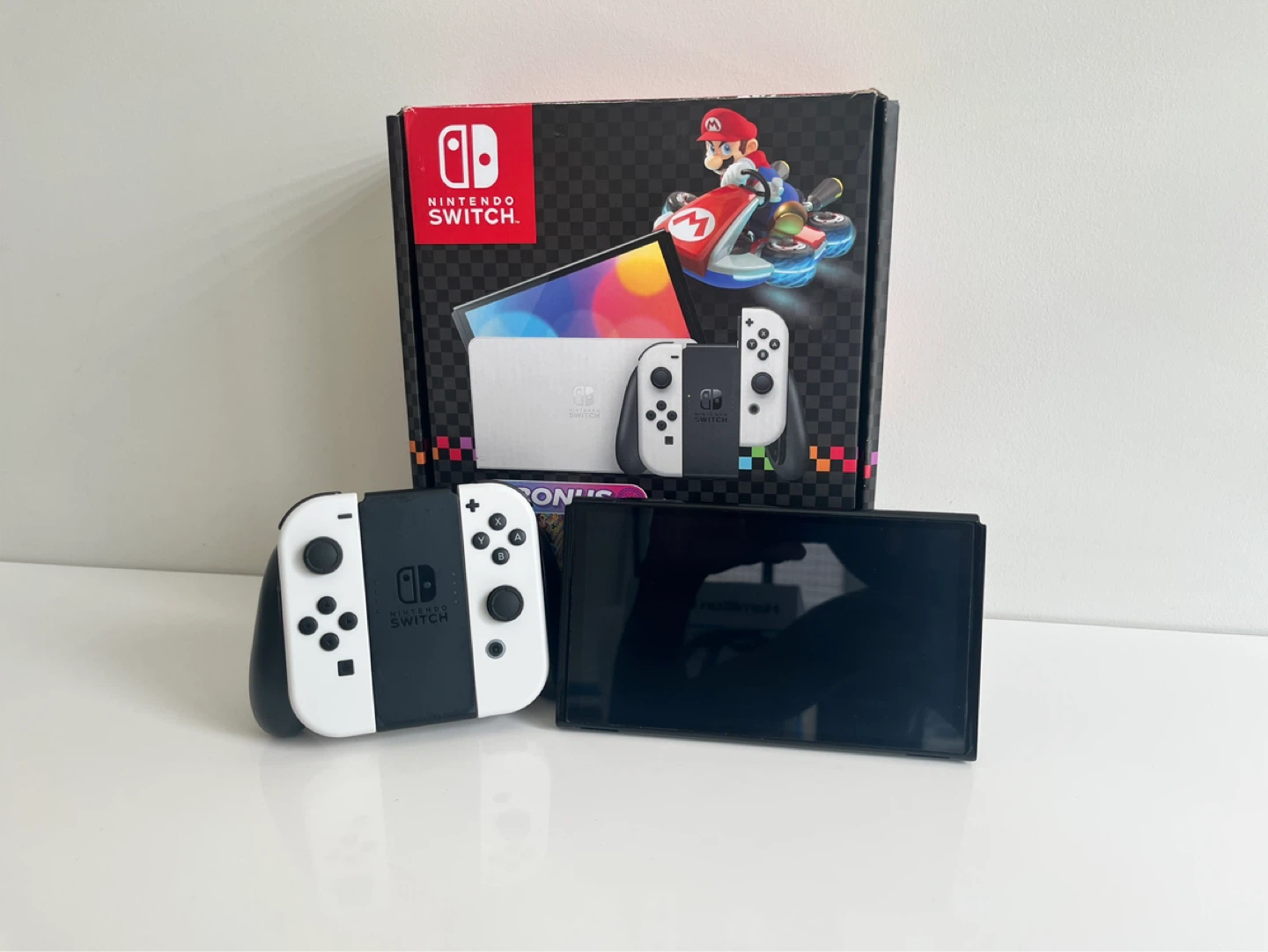 Nintendo Switch OLED Edition - photo 2