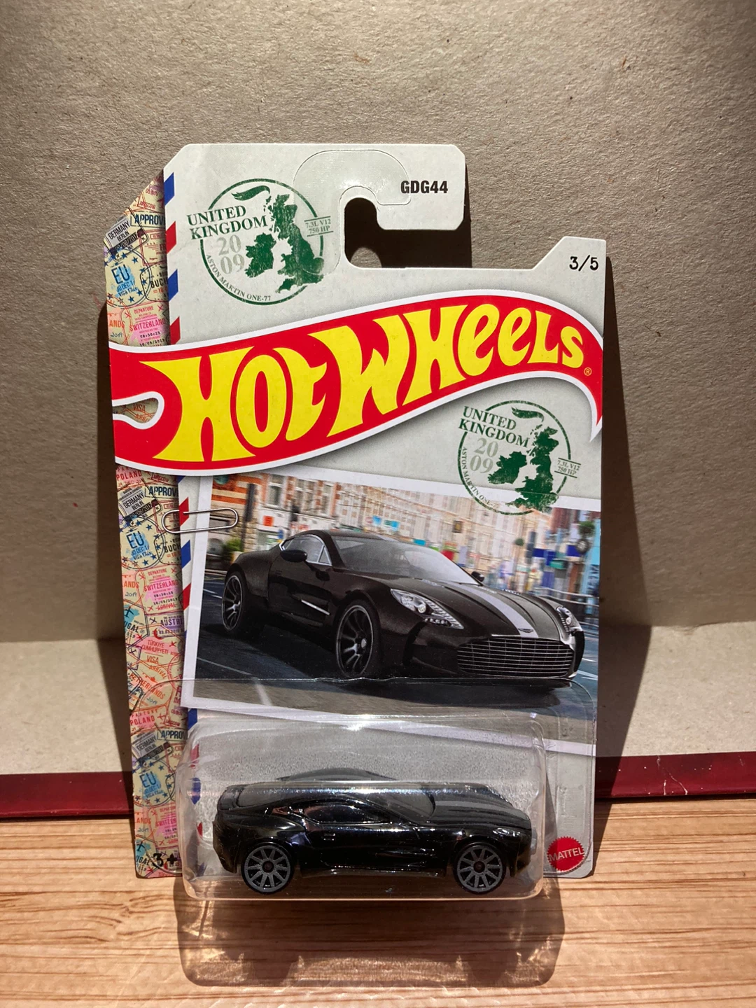 Hot Wheels World Series United Kingdom / Aston Martin One-77